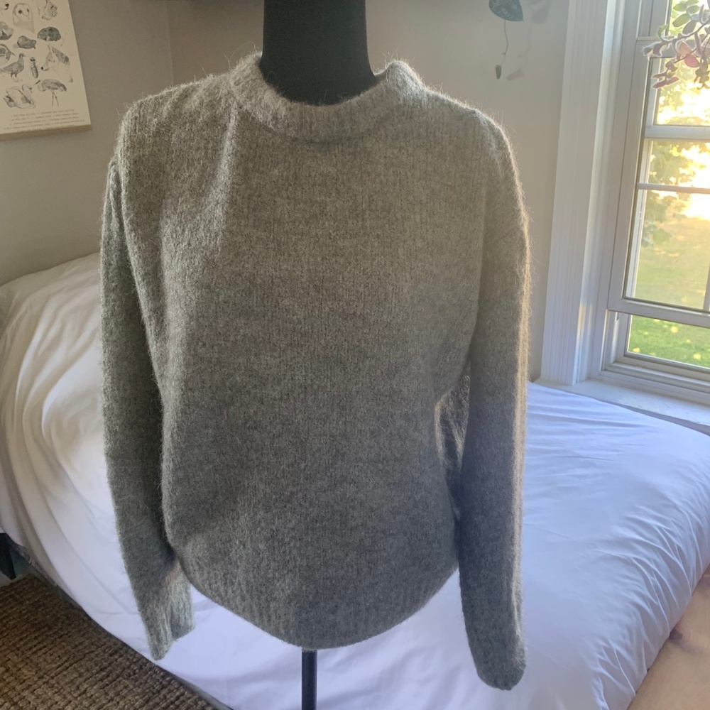 H&M Sweater NWOT